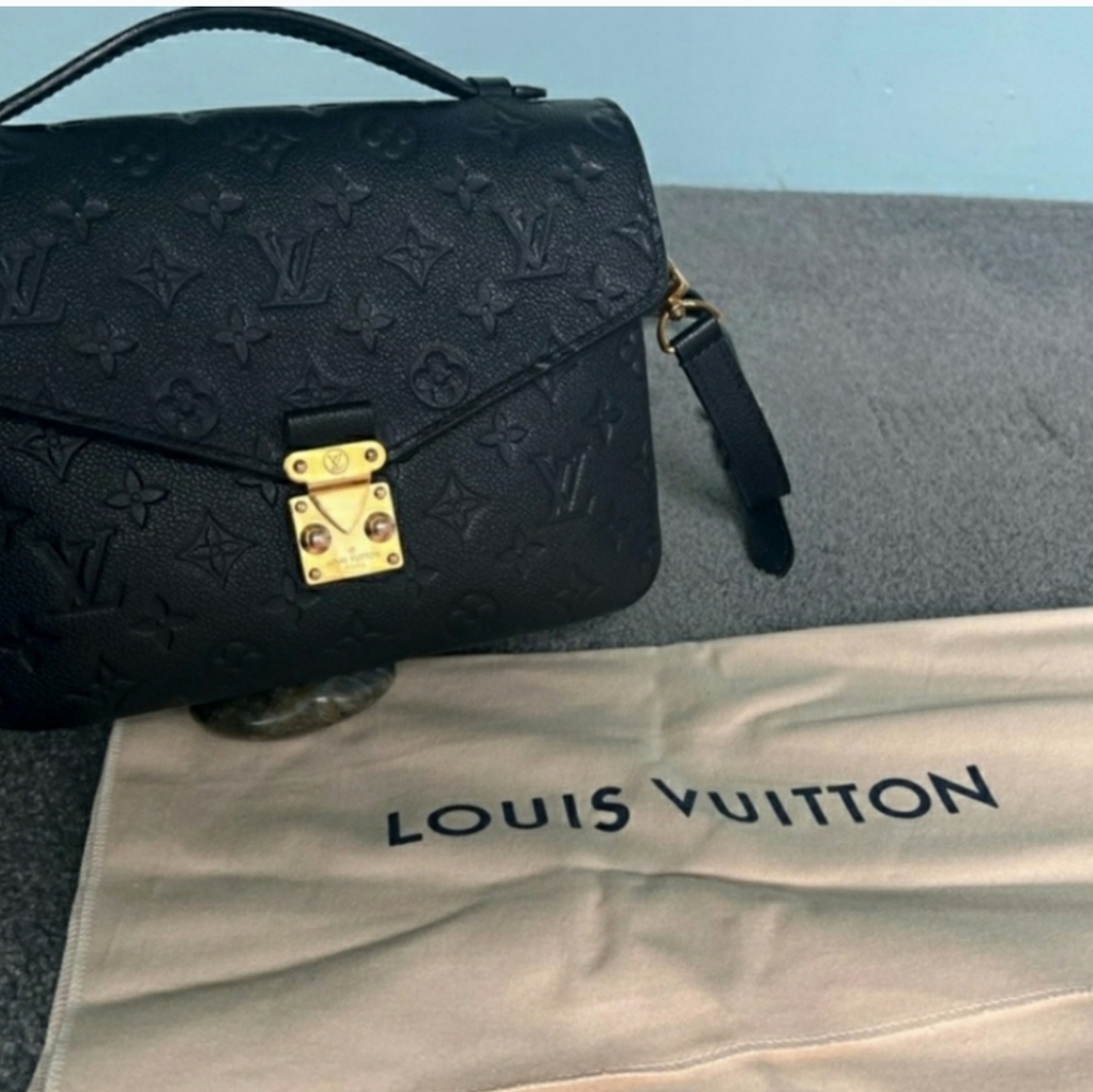 Louis Vuitton Black Women's Bag